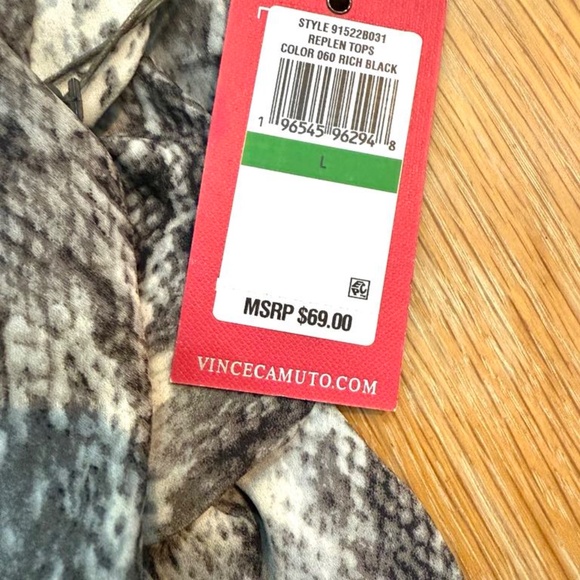 NWT Vince Camuto snake print ruffle sleeve blouse - Picture 12 of 12